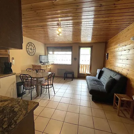 T2 Avec Balcon, Parking Et Coin Montagne A - Fr-1-330f-209